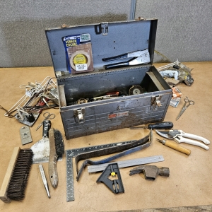 18" Craftsman Toolbox w/ Contents