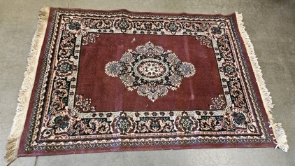 3'8"x5'10" Throw Rug