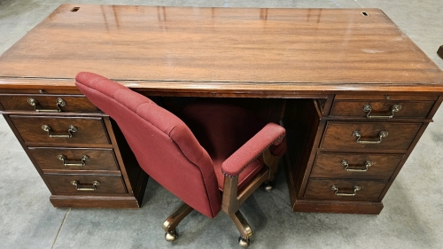 66x30 Executive Desk w/ Adjustable Chair