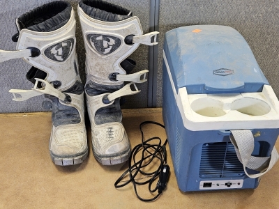 Road Pro Hot/Cold Pack, Women's Size 5 Ski Boots