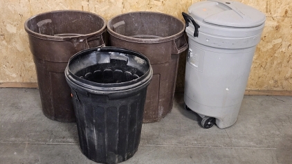 Plastic Trash/ Yard Waste Bins