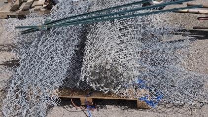 4' Chain Link Fencing, 5' T-Posts