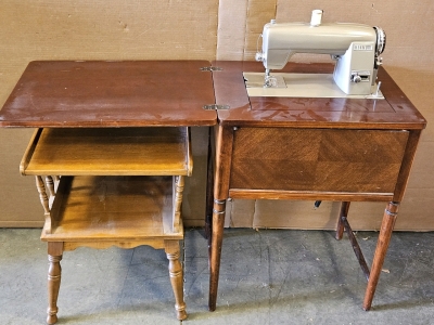 Running Kenmore Sewing Machine w/ Table, 19x19x25 Side Table