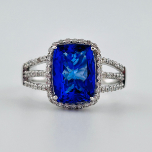 $11,720 Platinum Tanzanite Zoisite & Diamond Ring