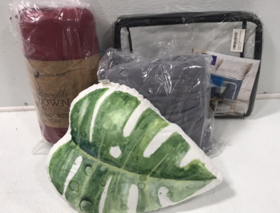 (1) 3pack Medium Storage Box (1) Weighted Blanket (1) King Size 3PC Comforter Set (1) Leaf Pillow