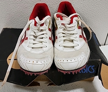 7.5 ASICS Track and Field Shoe