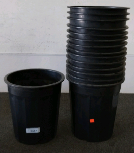 (15) Plastic Planters