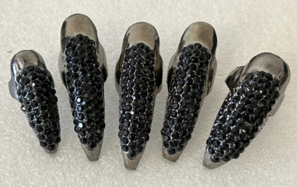 Decorative Fingertip Claw Rings with Black Rhinestone Accents