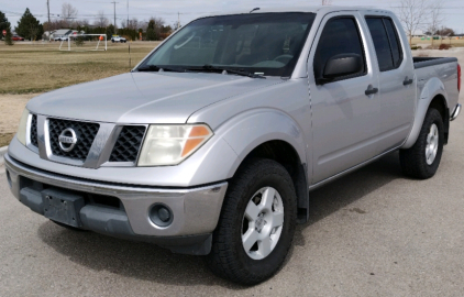 2005 Nissan Frontier - 4x4!