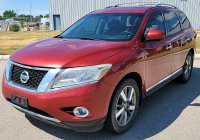 2014 Nissan Pathfinder - DVD Player - 4x4!
