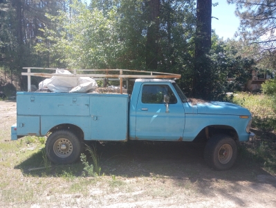 1975 Ford F-250 Pickup With Utility Box
