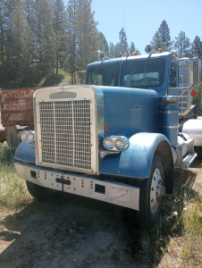 1981 Freightliner Semi Tractor