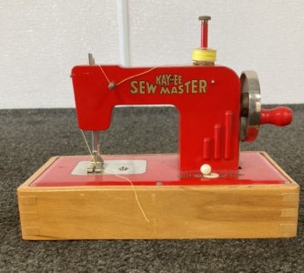 KayAnEe Sew Master Childrens Sewing Machine