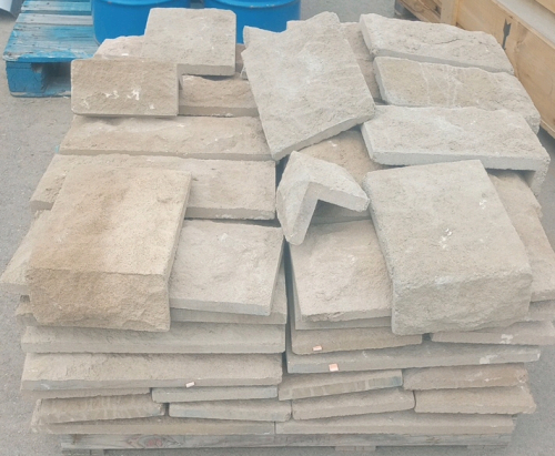 (1) Pallet Of Stone Vaneer Siding