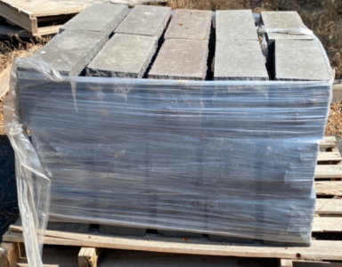 (1) Pallet Of 6&rdquo; x6&rdquo; x 16&rdquo; Charcoal Pavers 30 Stones Total