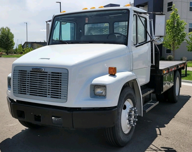 2000 Freightliner FL 70 - Diesel!