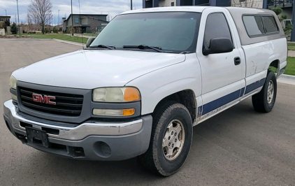 2004 GMC Sierra - 4x4!