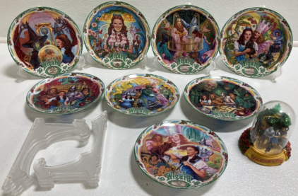 (8) Musical Wizard of Oz Collectible Plates, (1) Musical Wizard of Oz Figure