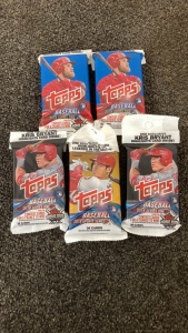 (5) Packs Topps Baseball Cards