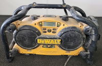 Working Dewalt Work Site Radio/Charger