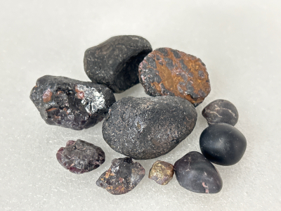 (10) Rough Garnets