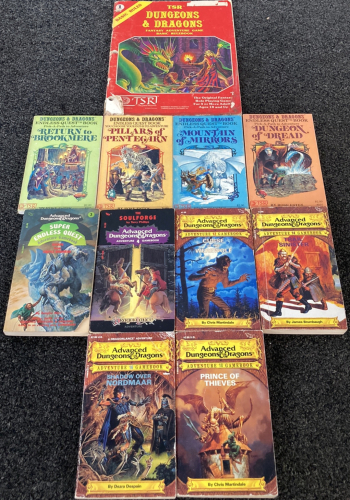 Dungeons & Dragons Rulebook And Quest Books