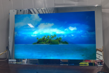 46&rdquo;x28.5&rdquo; Light Up Moving Picture Mirror Island Theme Makes Ocean Noises Corner Has Damage