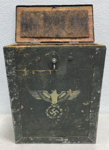 (1) WWII Breda 37 Machine Gun Ammo Feed Tray Transport Case W/ 12 Original Ammunition Feed Trays