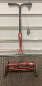 (1) Agri-Fab Silent Reel 18 Push Mower