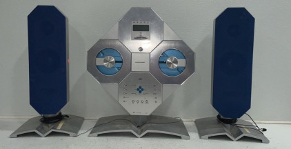 Sharper Image* Model SO227 Dual CD Player With Dual Speakers