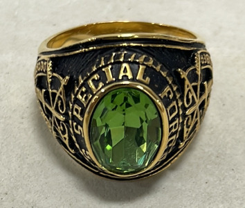 (1) Special Forces Gold Toned Ring W/ Green Center Stone Size 13