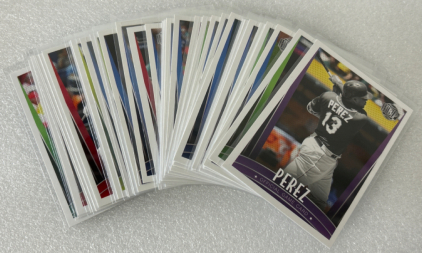 (32) Collectible Baseball Trading Cards