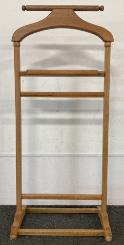 Wood Bedroom Valet Stand