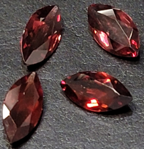 Garnet Marquise(4.5ct)