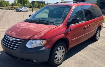 2005 CHRYSLER TOWN & COUNTRY