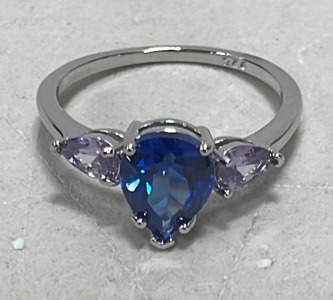 (1) Pear Shape Blue Sapphire & Amethyst .925 Silver Ladies Ring Size 10