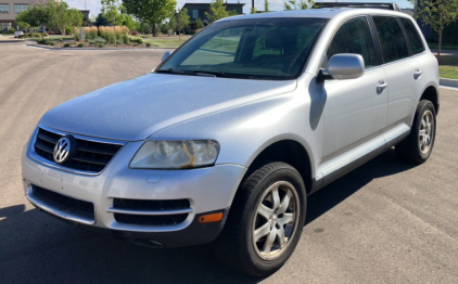 2005 VOLKSWAGEN TOUAREG - LOW MILEAGE!