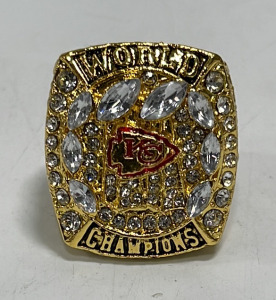 (1) 2019 NFL Kansas City Chiefs World Champions Gold Toned Men&rsquo;s Ring Named To Patrick Mahomes