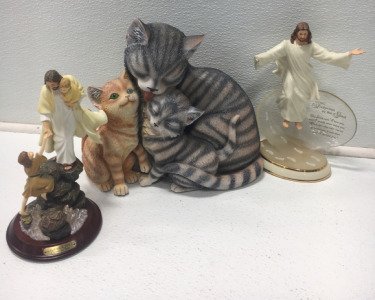 Kitties Statue, (2) Jesus Statues