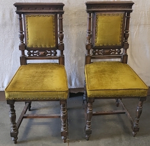 Matching Set of Antique Wood Dining Room Chairs