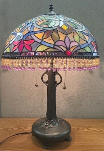 Working Tiffany Style Table Lamp with Stained Glass Lamp Shade