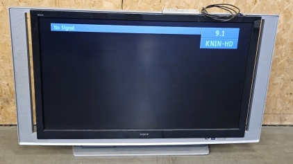 Working 60" Sony Projection TV w/ Remote