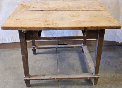 Antique Wood Table 45x43x34