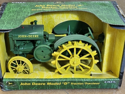 Unopened John Deere 1/16 Model Tractor