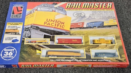 <BB> New Unopened Model Train Set