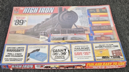 <BB> New Unopened Model Train Set