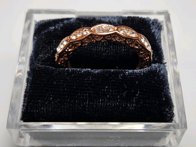 Women's 6-8(?) Rose Gold Plate Ring