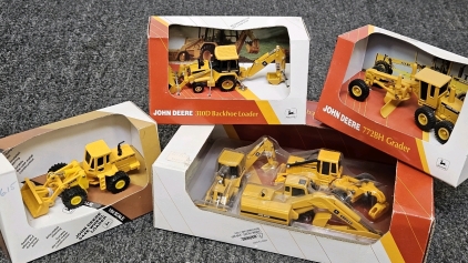 <BB> New John Deere Die Cast Models