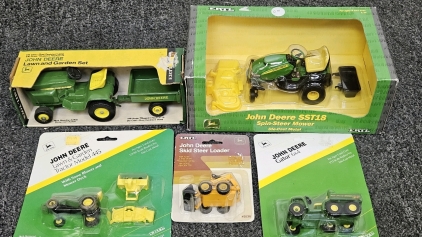 <BB> New John Deere Die Cast Models