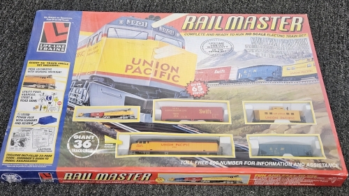<BB> New Unopened Model Train Set